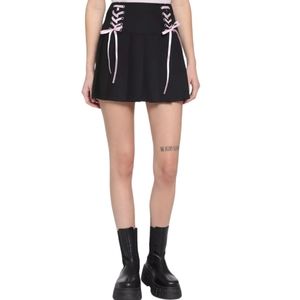 HOT TOPIC Black & Pink Lace-Up Skirt